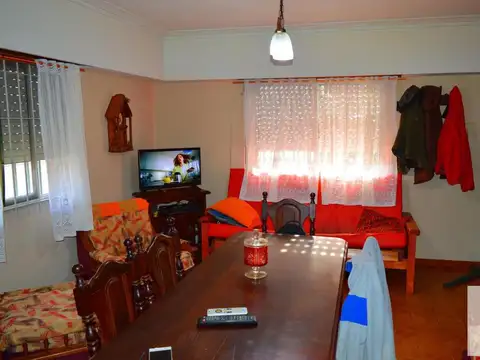 Casa 3 ambientes con 2 baños