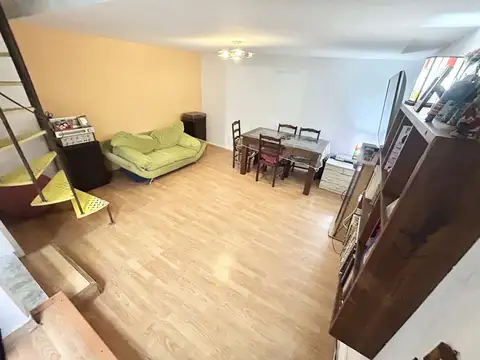 Depto Tipo Casa en Venta 40 años