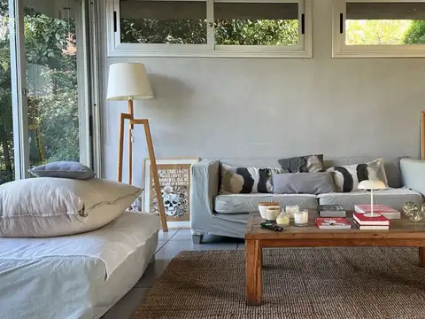CASA EN VENTA EN ST. MATTHEWS VILLAGE - PILAR
