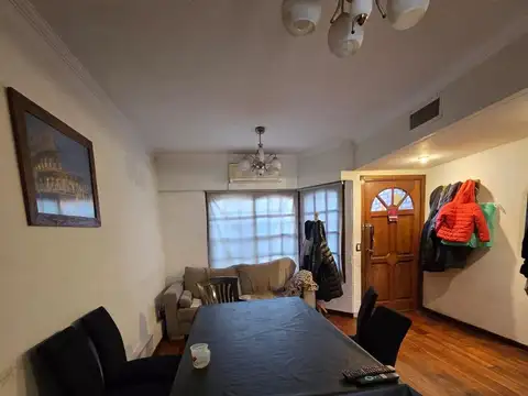 Depto Tipo Casa en Alquiler de 4 ambientes