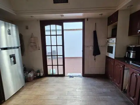 Depto Tipo Casa en Alquiler con 1 cocheras