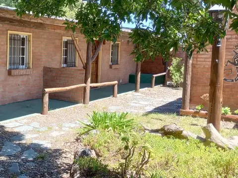 Casa con cuatro cabañas en venta - 6 dormitorios 6 baños - 298mts2 - Bahía San Blas