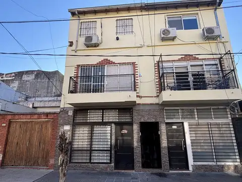 VENTA PH 3 AMBIENTES EN MONTE CASTRO