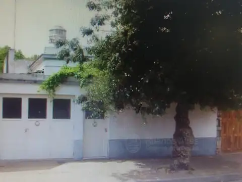 VENTA DE LOTE 8.66 X 21 MTS, CIN CASA DE 3 AMB