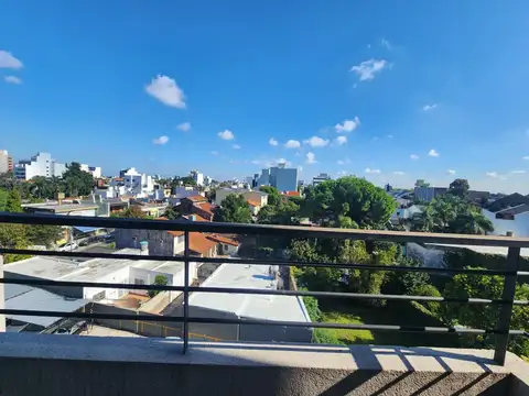 Pres. Arturo U. Illia 1057 , Piso 5