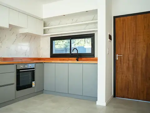 Casa 3 ambientes con 1 baño