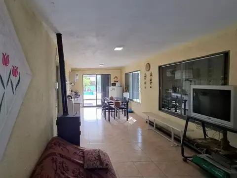 Casa 3 ambientes con 1 baño