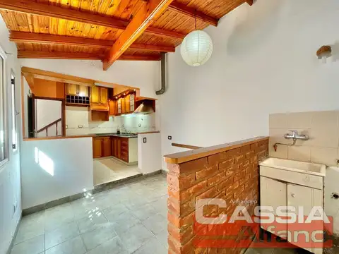 Depto Tipo Casa en Venta de 5 ambientes