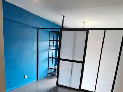 MONOAMBIENTE AL FRENTE  DIVISIBLE CON BALCON  34M2 - BAJAS EXPENSAS - TERRAZA C/PARRILLA - 8 AÑOS ANTIG