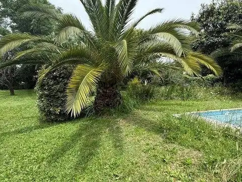 Casa en Venta con 3 cocheras