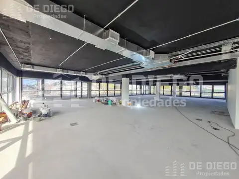 Oficina en Alquiler al Norte