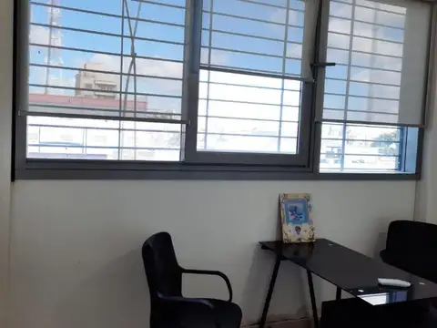 Oficina 3 ambientes con 1 baño