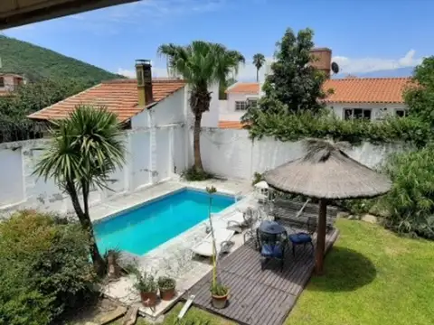 Casa 4 ambientes con 3 baños