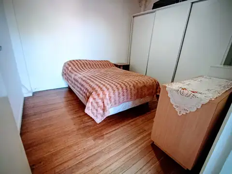 PH de 3 Ambientes en Planta Alta, al Frente – Excelente Ubicación a 2 Cuadras del Hospital de Morón.