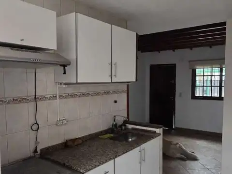 Casa 2 ambientes con 1 baño