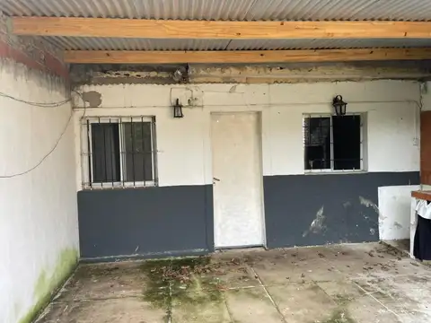 Casa 2 ambientes con 1 baño