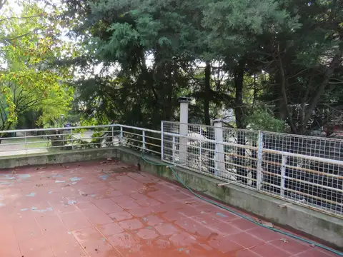 Casa en oportunidad para refaccionar, casi precio lote