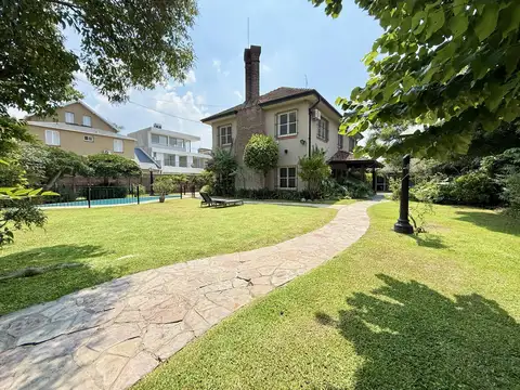 Soñada casa de estilo en venta sobre gran terreno en La Lucila, Vicente López.