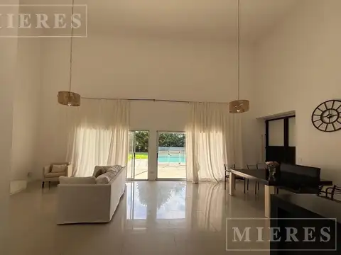 Casa en Venta en La Montura, USD 298.000