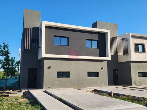 Casa Dúplex  en Venta en El Aljibe, Pilar, G.B.A. Zona Norte