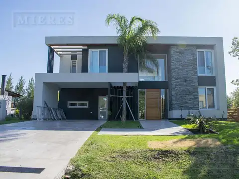 Casa en venta desarrollada en dos plantas en El Recuerdo, Estancias del Pilar, RN 8 km 56,5