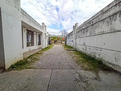 Nava Industrial en venta - Oficinas - 3 Baños - Cocheras - 2.500Mts2 - Rosario