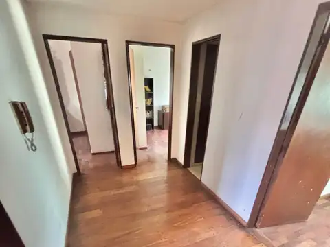 Casa en venta en FLORES, 5 AMBIENTES CON PARQUE Y PISCINA