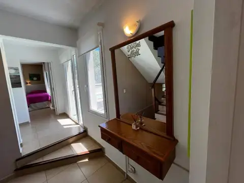 Casa 5 ambientes con 4 baños