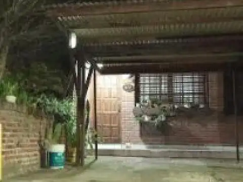 Departamento en venta - 3 Dormitorios 2 Baños - Villa Gesell