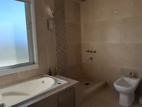 Casa Venta Barrio Vistas, Puertos del Lago Escobar.  3 Dormitorios, Escritorio, Pileta. GBA Norte