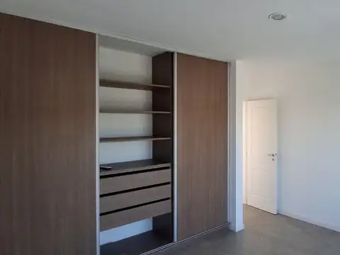 Casa Venta Barrio Vistas, Puertos del Lago Escobar.  3 Dormitorios, Escritorio, Pileta. GBA Norte