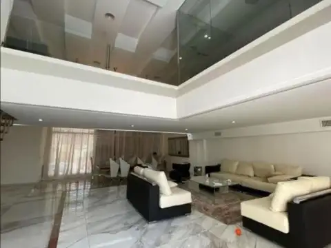 Casa en Devoto doble frente