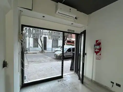 TOMAS LIBERTI 1100, LA BOCA, Alquiler Local Comercial en Importante Zona Comercial