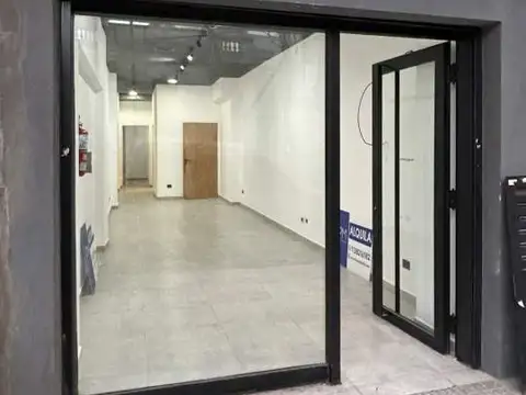 TOMAS LIBERTI 1100, LA BOCA, Alquiler Local Comercial en Importante Zona Comercial