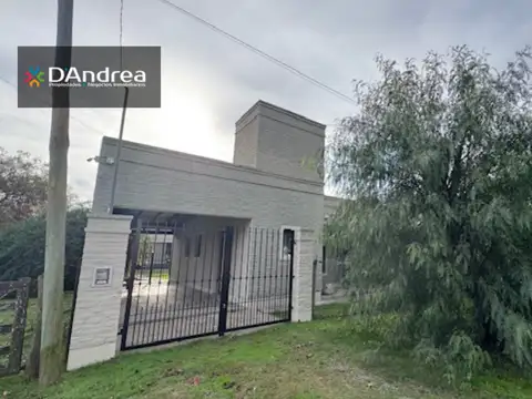 HERMOSA CASA EN VENTA - ESQUINA 107 Y 108 - MERCEDES (B)