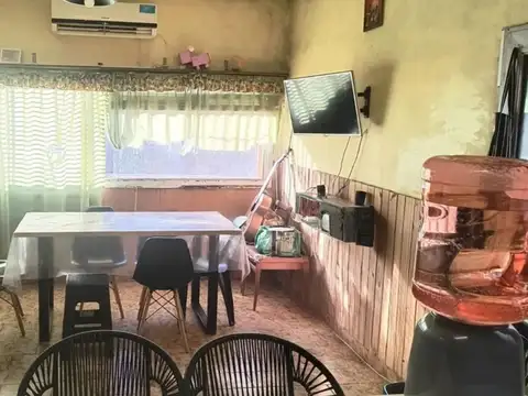 Casa 5 ambientes con 1 baño