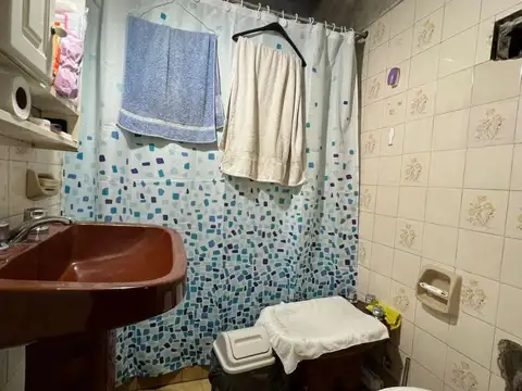 CASA A REFACCIONAR O DEMOLER S/ LOTE DE 270 MTS ¡EXC UBIC!