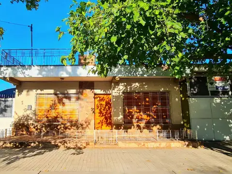 VENTA ESQUINA CENTRICA CASAS Y GALPONES SAN RAFAEL