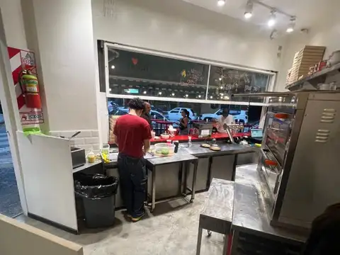 ESQUINA SIN EXPENSAS CON SOTANO HABILITADO CON DECK