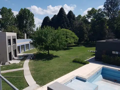 colectora panamericana oeste 100, Piso 1