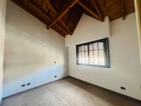 Casa en Alquiler al Este