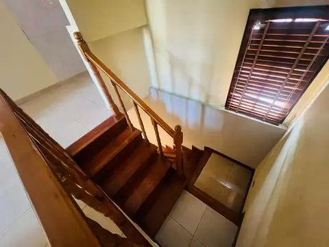 Casa en Alquiler con 1 cochera