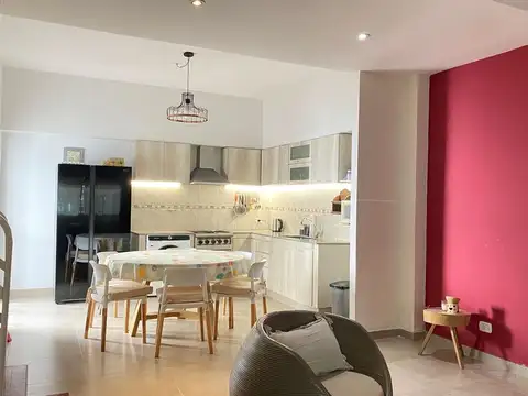 Depto Tipo Casa en Venta con 1 cocheras