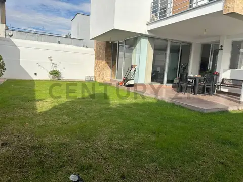 URQUIZA (Bª LA BAJADA) 300, Piso 0