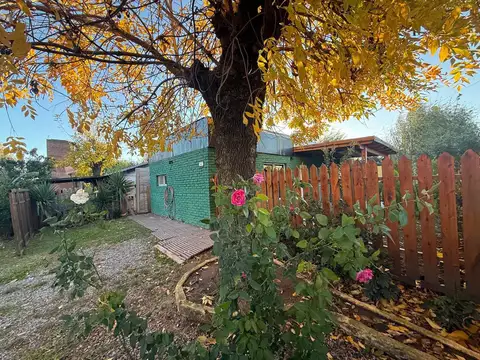 OPORTUNIDAD CASA EN VENTA CON JARDIN COUNTRY RODA BAJAS EXPENSAS TOMA VEHICULO