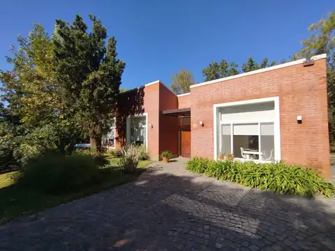 Casa en Alquiler de 3 dormitorios