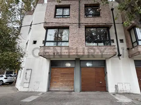 Calle 23 ESQUINA 33 100, Piso 0