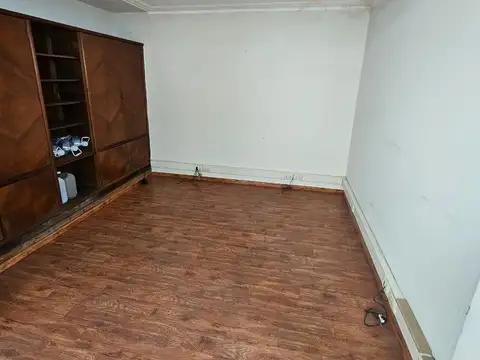 4 AMBIENTES CON GRAN POTENCIAL IDELA FLIPPING INMOBILIARIO