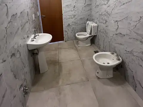 Depto Tipo Casa en Alquiler con 1 cocheras