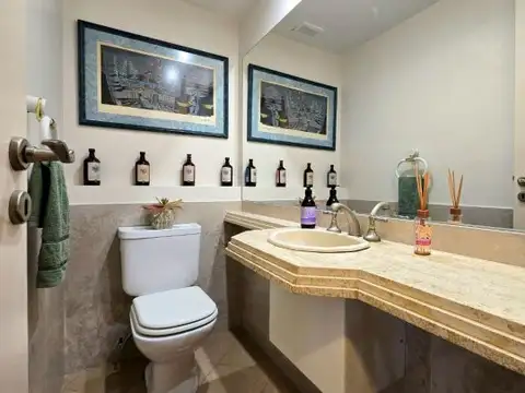 Depto Tipo Casa en Venta de 4 dormitorios